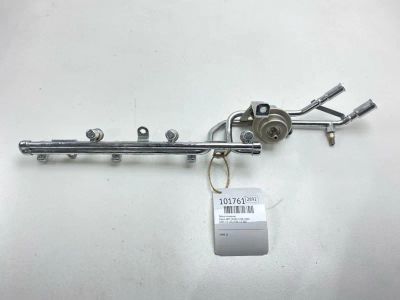 Лот: 24862315. Фото: 1. Рейка топливная Mazda Mpv 2000... Топливная система