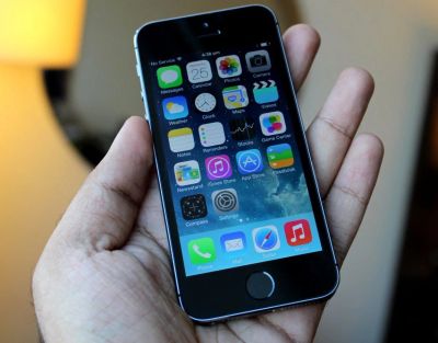 Лот: 8954409. Фото: 1. IPHoNE 5s В хорошем состоянии... Смартфоны
