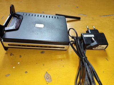 Лот: 24958328. Фото: 1. Wi-Fi роутер D-link DIR-300. Маршрутизаторы (роутеры)
