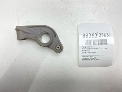 Лот: 22873762. Фото: 1. Рокер клапана Mitsubishi Diamante... Двигатель и элементы двигателя