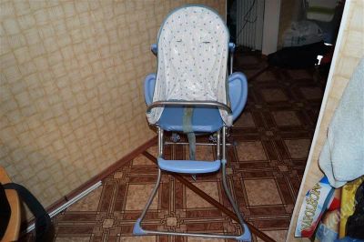 Лот: 2663165. Фото: 1. Детский столик для питания. Стульчики для кормления