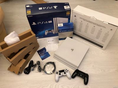 Лот: 18498849. Фото: 1. PlayStation 4 PRO +доп.геймпад. Игровые приставки, консоли