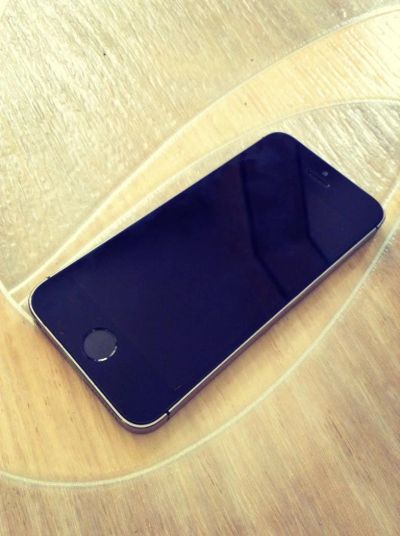 Лот: 8466476. Фото: 1. iPhone 5s 32gb. Смартфоны