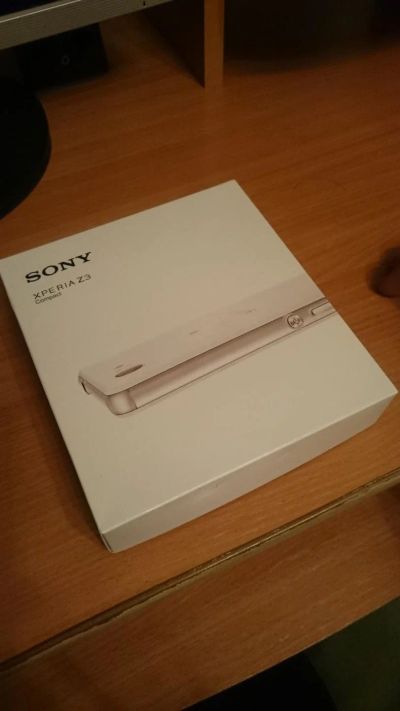 Лот: 10847830. Фото: 1. Sony Xperia z3 compact. Кнопочные мобильные телефоны