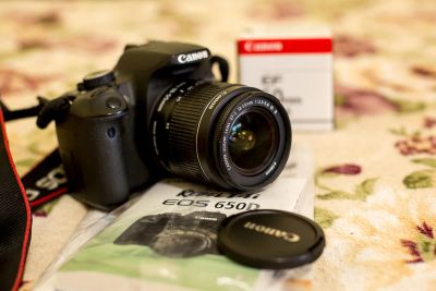 Лот: 6341961. Фото: 1. Фотоаппарат Canon 650D + объектив... Цифровые зеркальные