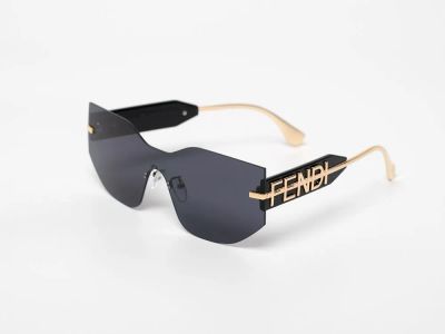 Лот: 21993070. Фото: 1. Очки Fendi. Очки солнцезащитные