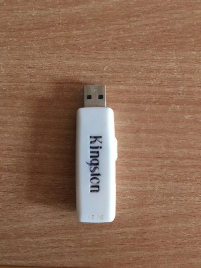Лот: 9975188. Фото: 1. usb-флешка 4 гб kingston. USB-флеш карты