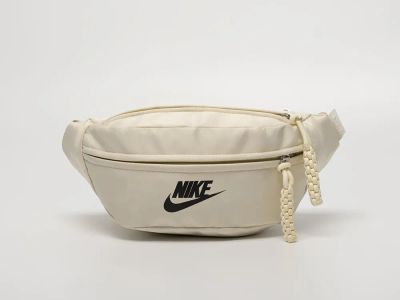 Лот: 24974173. Фото: 1. Поясная сумка Nike. Сумки