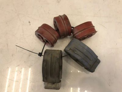 Лот: 21706227. Фото: 1. подушка глушителя Ford Focus CB4. Двигатель и элементы двигателя