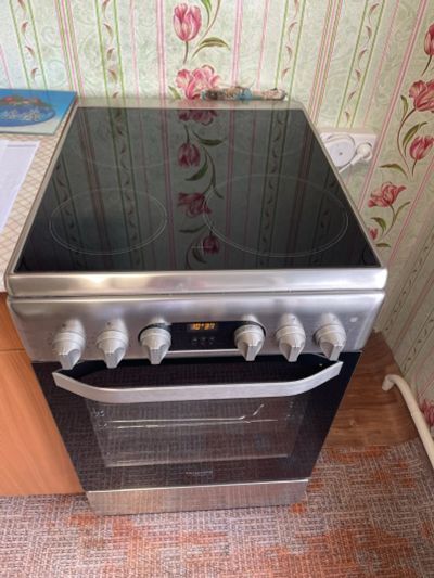 Лот: 17955920. Фото: 1. Электрическая плита Hotpoint-Ariston... Плиты, духовые шкафы, варочные поверхности