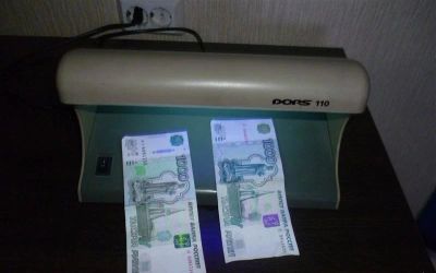 Лот: 3517842. Фото: 1. детектор валют dors 110. Торговое