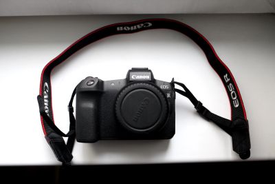 Лот: 16672165. Фото: 1. Canon EOS R + Mount Adapter EF-EOS... Цифровые зеркальные