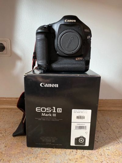 Лот: 20022407. Фото: 1. Canon 1D MARK III. Аккумуляторы, зарядные
