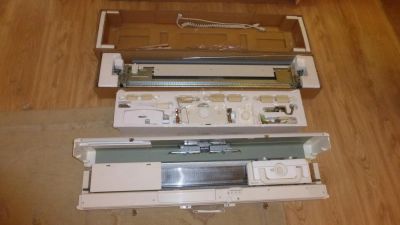 Лот: 2888973. Фото: 1. Вязальная машина Silver Reed SK840. Швейный и вязальный инструмент