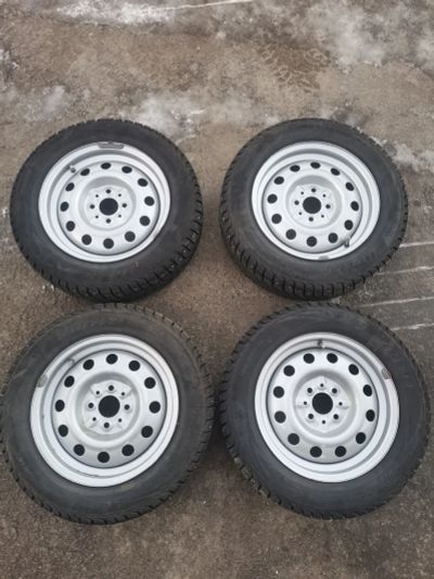 Лот: 24673017. Фото: 1. Колеса зимние шипованные. Шины