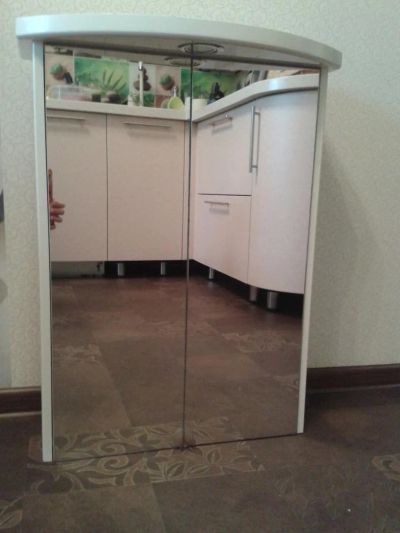 Лот: 7187403. Фото: 1. Зеркальный шкаф для ванной. Мебель для ванной комнаты