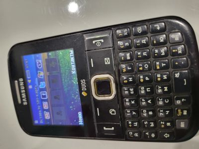 Лот: 24644671. Фото: 1. Телефон Samsung gt-e2222 duos. Кнопочные мобильные телефоны