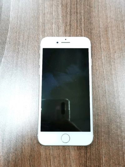 Лот: 16704790. Фото: 1. iPhone 8 64Gb. Смартфоны