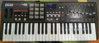 Лот: 6479959. Фото: 1. AKAI MPK 49 миди клавиатура... Клавишные