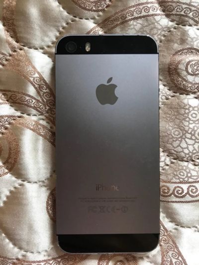 Лот: 12177747. Фото: 1. iphone 5s 16gb space gray. Чехлы, бамперы