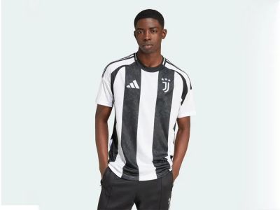 Лот: 25338188. Фото: 1. Футбольная форма Adidas FC Juventus. Форма