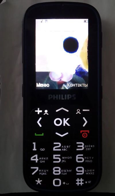 Лот: 19873257. Фото: 1. мобильный телефон Philips Xenium... Кнопочные мобильные телефоны
