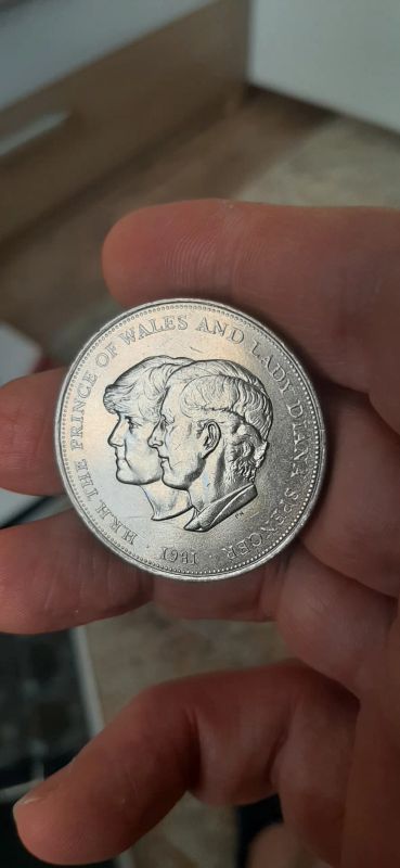 Лот: 19675272. Фото: 1. 1 крона Великобритании 1981 года... Великобритания и острова