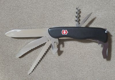 Лот: 25644467. Фото: 1. Нож складной Victorinox Fireman. Ножи, топоры