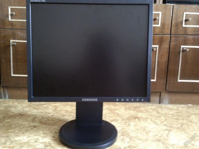 Лот: 5643980. Фото: 1. Монитор Samsung SyncMaster 740N. ЖК-мониторы
