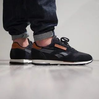 Лот: 8267527. Фото: 1. Кроссовки Reebok Classic Leather... Кеды, кроссовки, слипоны
