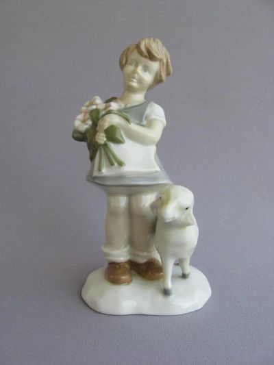 Лот: 11728023. Фото: 1. Девочка с овечкой фарфор Вагнер... Фарфор, керамика
