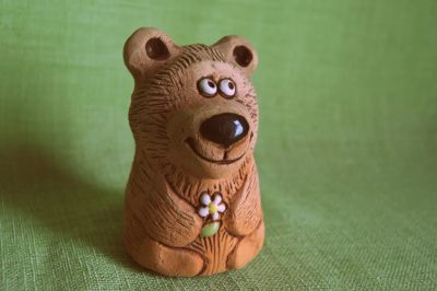 Лот: 5812124. Фото: 1. Керамическая свистулька "Медведь... Фигурки, статуэтки