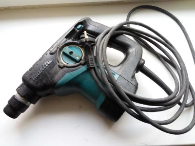 Лот: 8032588. Фото: 1. Перфоратор Makita HR 2810 б/у... Электроинструмент