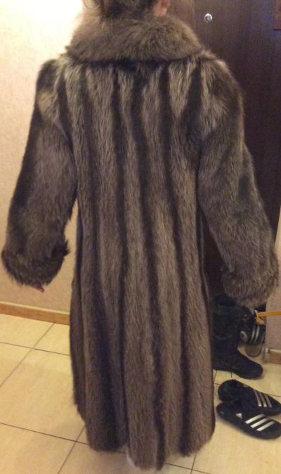 Лот: 4673590. Фото: 1. Продам шубу из енота. Верхняя одежда