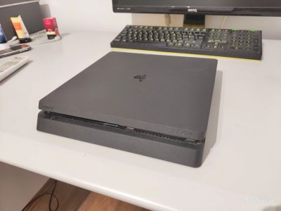 Лот: 13965107. Фото: 1. Playstation 4 SLIM (500GB). Игровые приставки, консоли