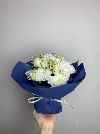 Лот: 25577711. Фото: 1. 10. Комплимент композиция из живых... Свежие цветы