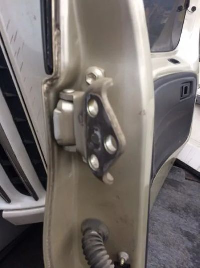 Лот: 21413419. Фото: 1. петли задней двери Toyota Funcargo... Двигатель и элементы двигателя