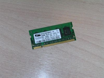 Лот: 3319115. Фото: 1. Память для ноутбука SO-DDR2 256Mb... Оперативная память