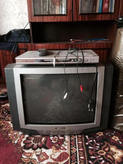 Лот: 5114686. Фото: 1. Телевизор Akira + DVD Polar. Телевизоры