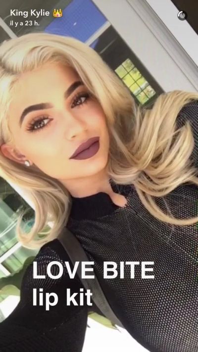 Лот: 12845473. Фото: 1. Помада KYLIE Love Bite в наличии. Макияж