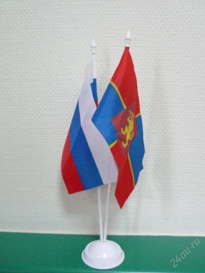 Лот: 94251. Фото: 1. Два флага на подставке 10*20см... Другое (спортивные товары)