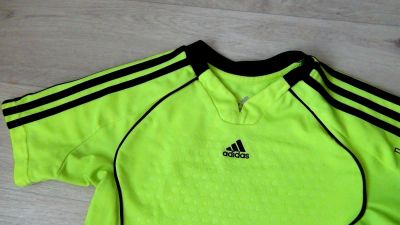 Лот: 9397673. Фото: 1. Футболка adidas на 10-13 лет. Спортивная одежда