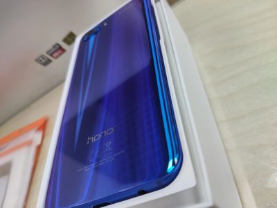 Лот: 13439673. Фото: 1. Honor 10. Смартфоны