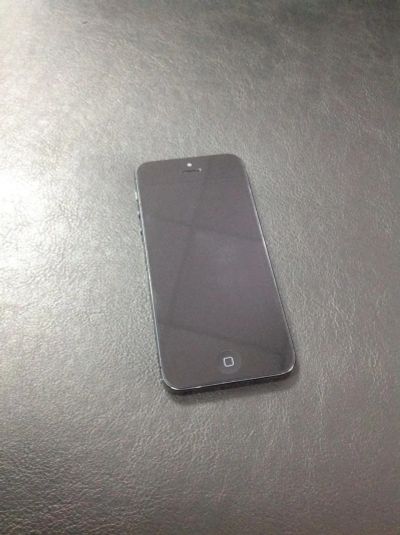 Лот: 6596667. Фото: 1. iPhone 5 16gb black. Смартфоны