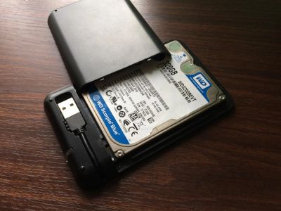 Лот: 7946459. Фото: 1. WD blue 320gb вместе с кейсом. Жёсткие диски (HDD)