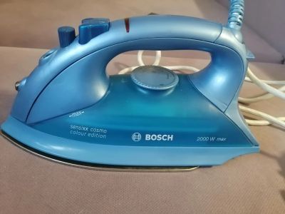 Лот: 20357353. Фото: 1. Утюг Bosch 2000 ВТ. Утюги, парогенераторы, отпариватели