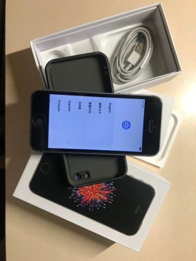 Лот: 24352168. Фото: 1. iPhone SE, 64Gb, SpaceGray. Смартфоны