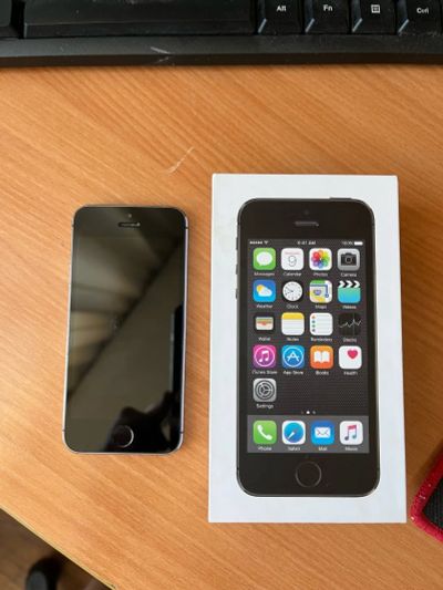 Лот: 20209527. Фото: 1. Iphone 5S 16GB. Смартфоны