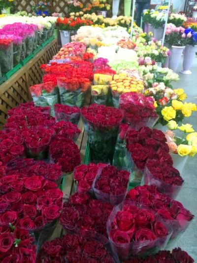 Лот: 7028805. Фото: 1. Розы к 8 Марта. Подарки на 8 марта