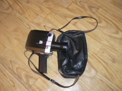 Лот: 6132411. Фото: 1. Кинокамера из 80х. Кинокамеры